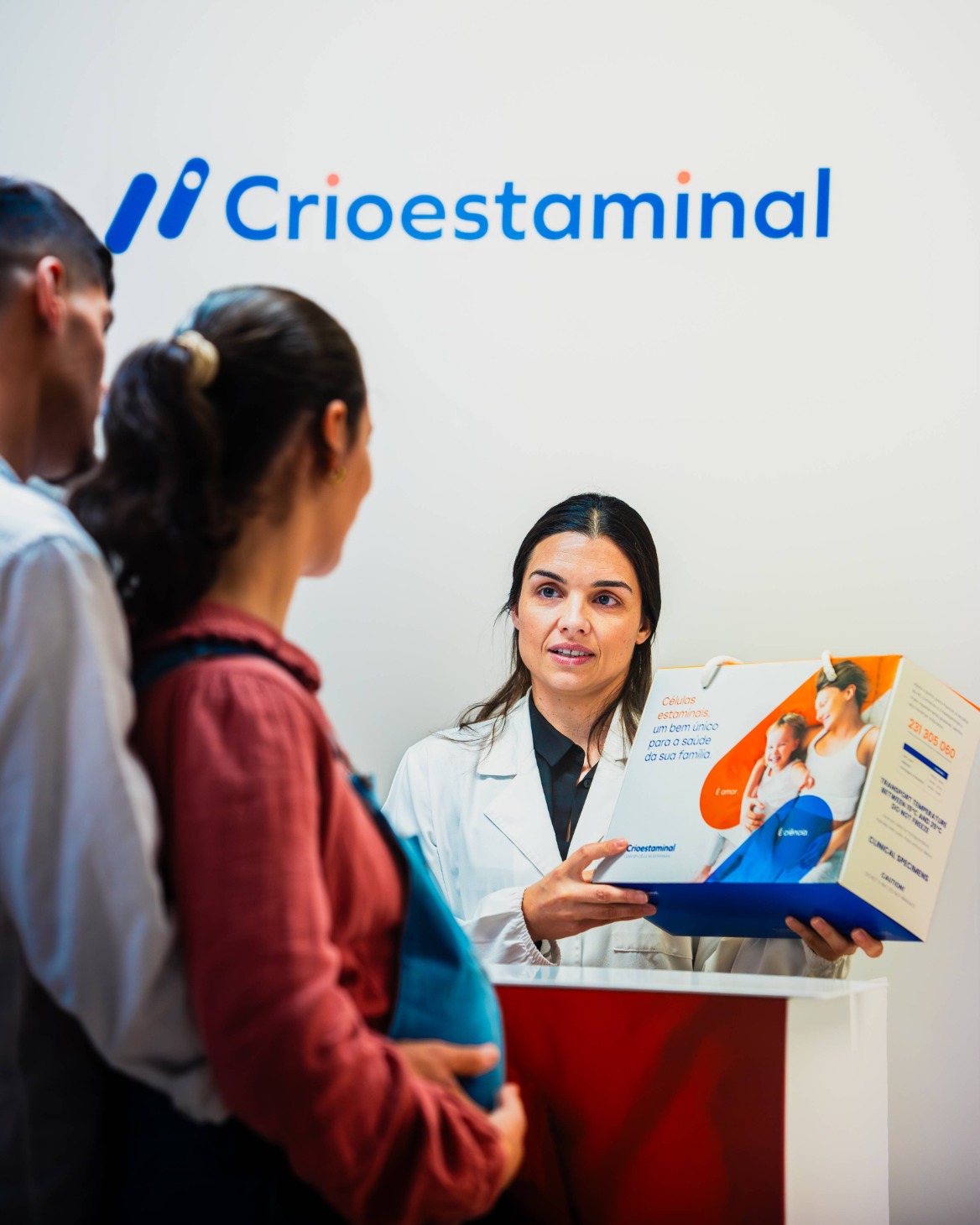 Especialista Crioestaminal com casal grávido